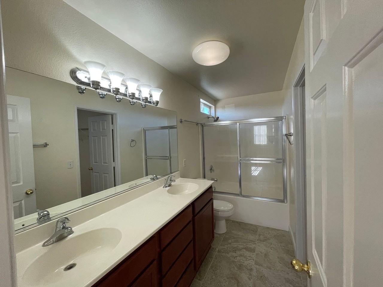 21256 Vidal Ct - Photo 5 of 47