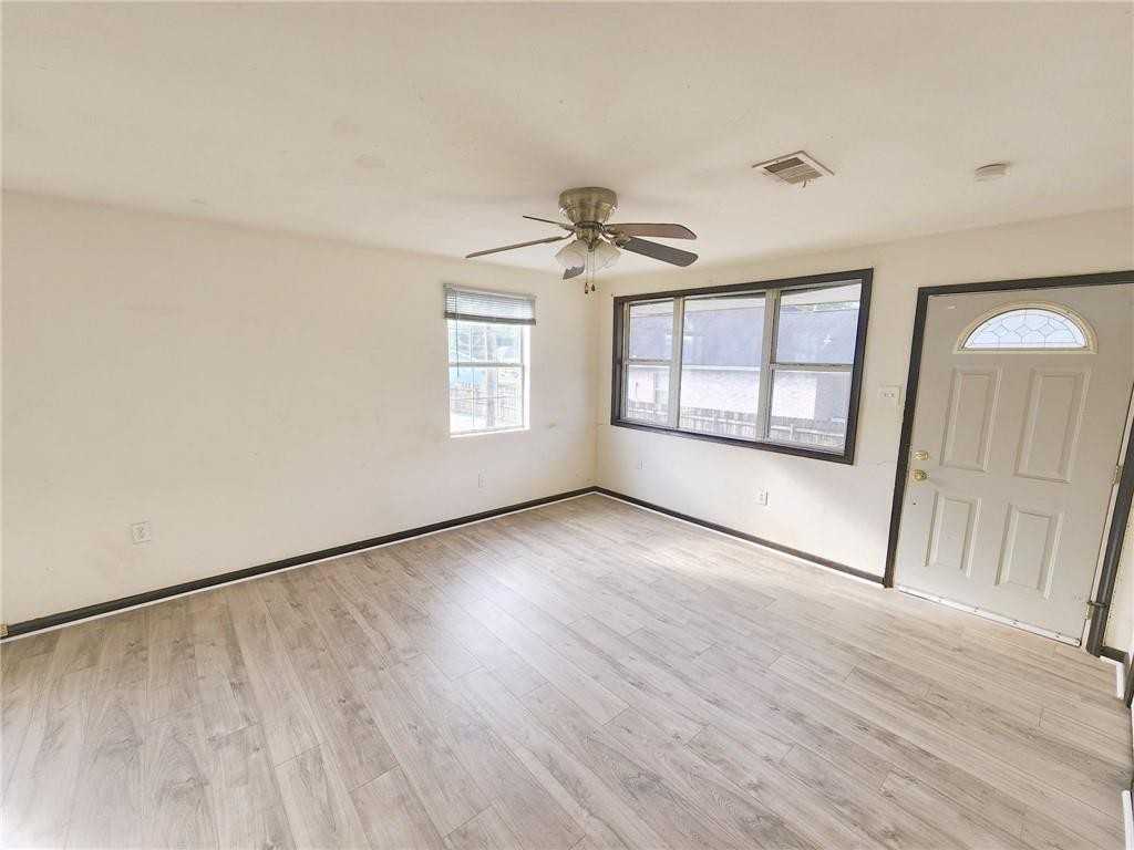 106 Treuil Ln - Photo 4 of 13