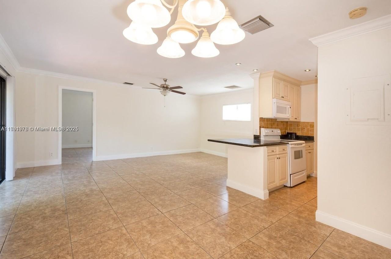 1 Crossings Cir - Photo 2 of 14