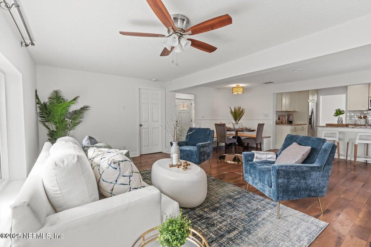 7243 Ventura Ave - Photo 2 of 31