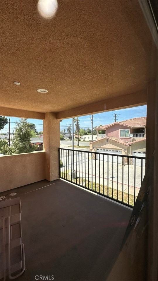 110 S Date Ave - Photo 3 of 12