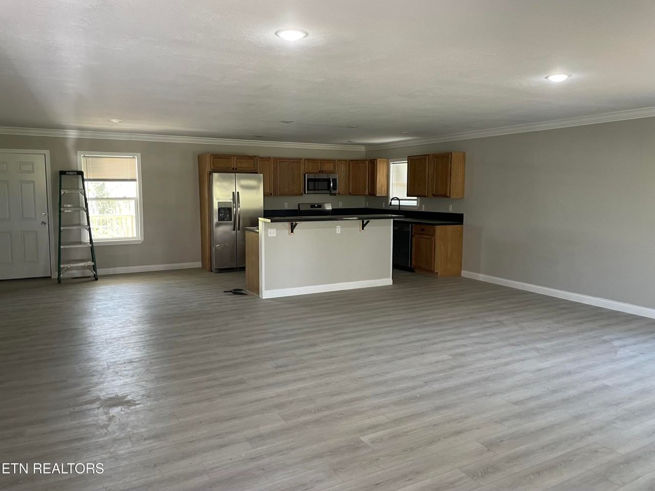 201 S Douglas Ave - Photo 4 of 6