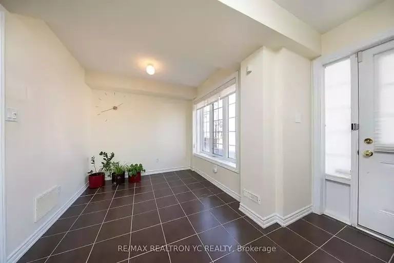 347 Caboto Trail - Photo 2 of 15