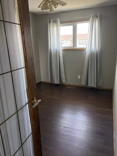 13819 86 St Nw - Photo 3 of 6