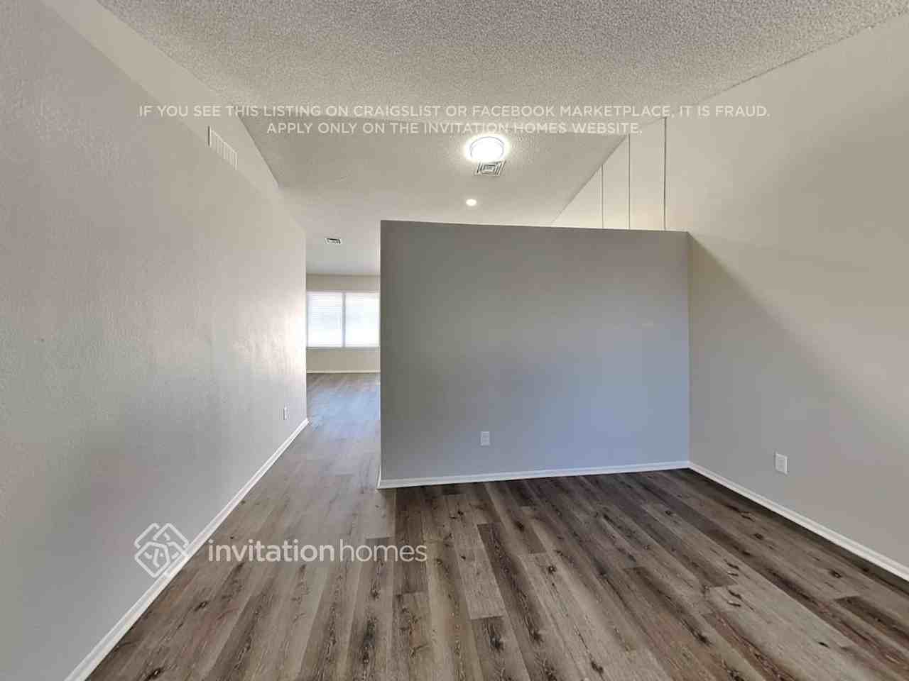 3239 W Tonopah Dr - Photo 4 of 20
