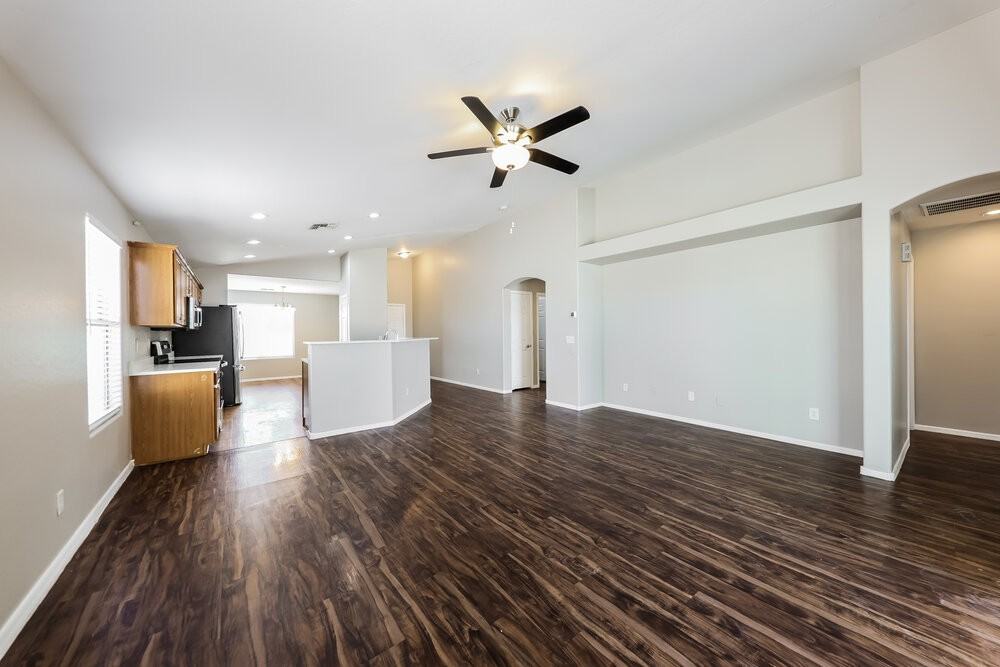 2040 S 86th Ln - Photo 4 of 16