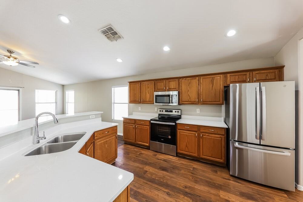 2040 S 86th Ln - Photo 6 of 16