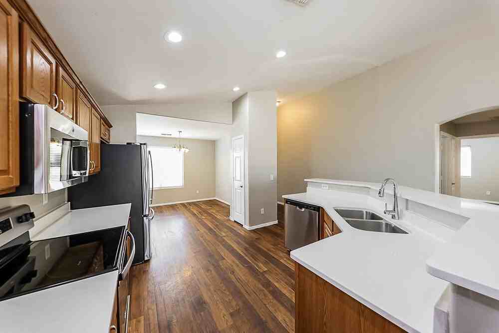 2040 S 86th Ln - Photo 7 of 16
