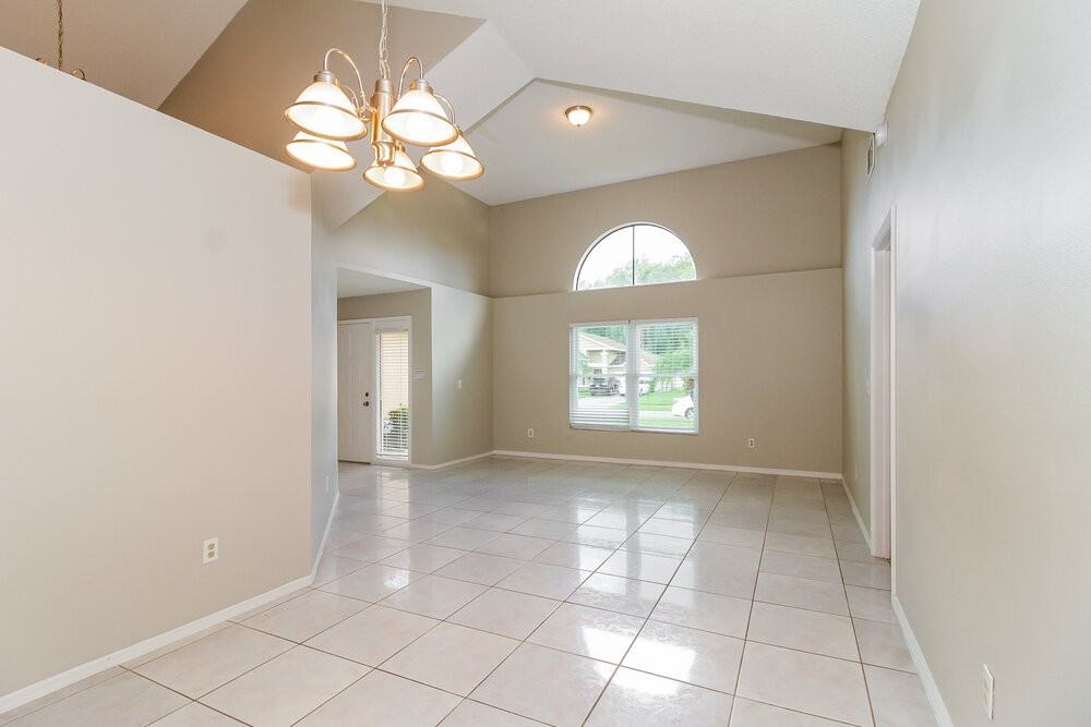 825 Virginia Woods Ln - Photo 4 of 16