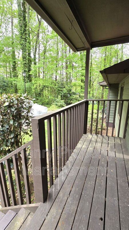 4265 The Oaks Dr - Photo 3 of 30