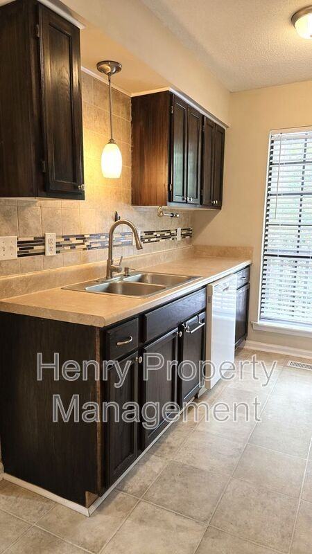 4265 The Oaks Dr - Photo 5 of 30