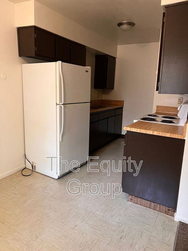 1408 W Elowin Ave - Photo 2 of 16