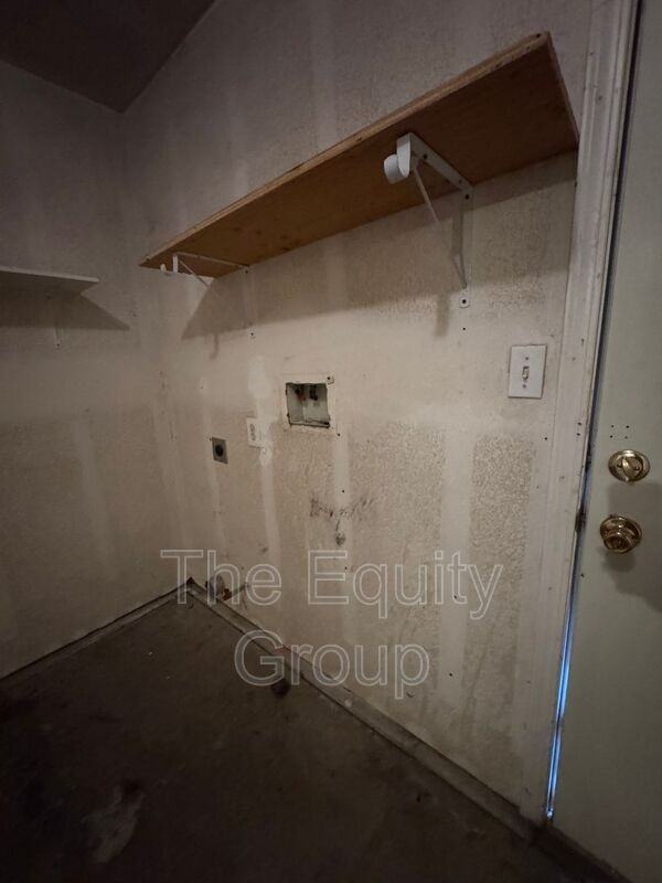 1336 S Santa Fe St - Photo 2 of 10