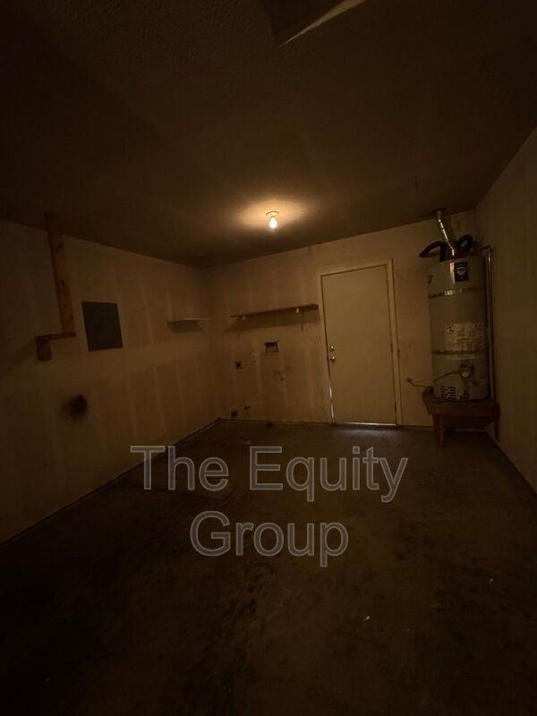 1336 S Santa Fe St - Photo 3 of 10