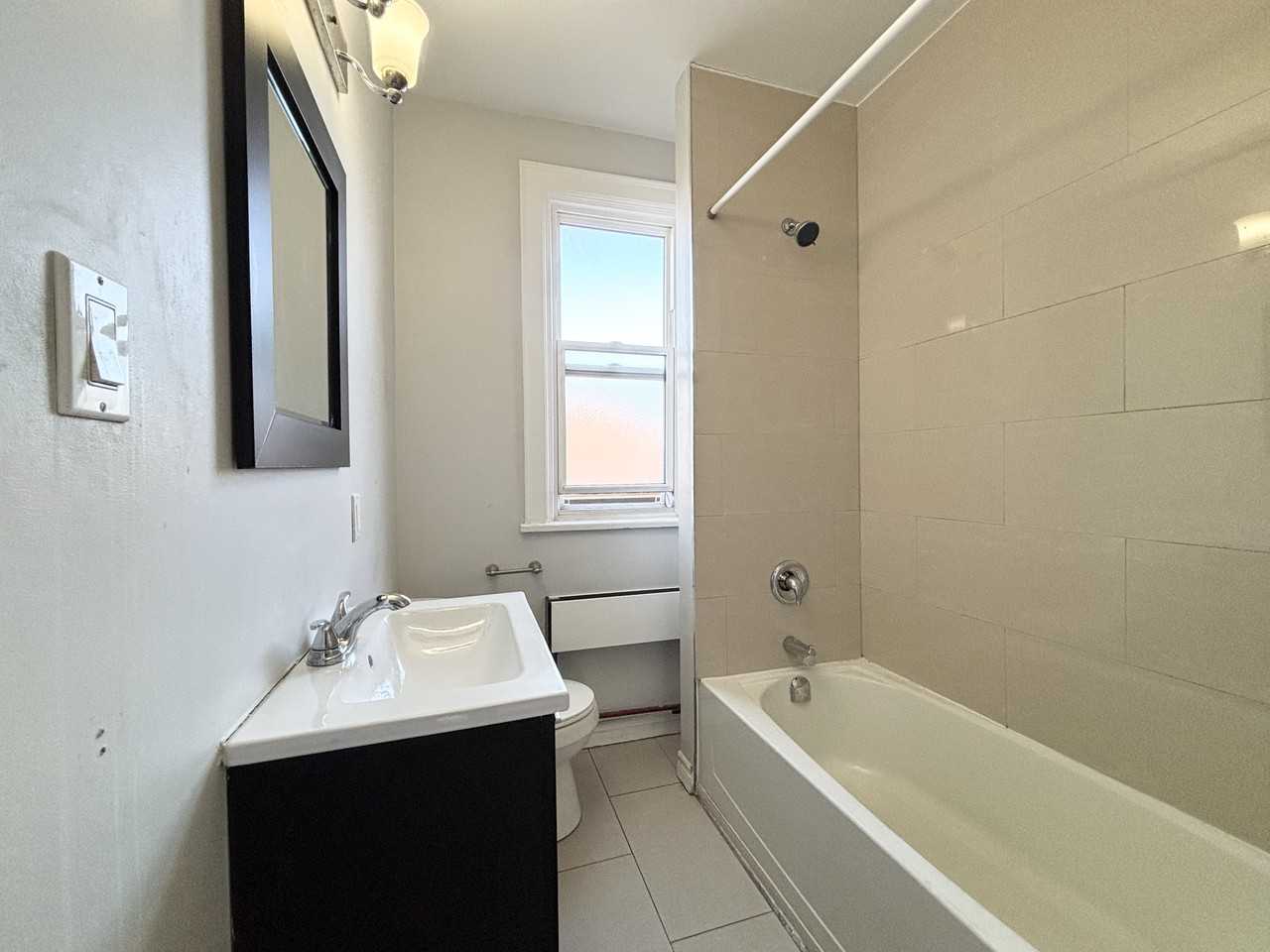 515 Main Street East #12 - Photo 3 of 7