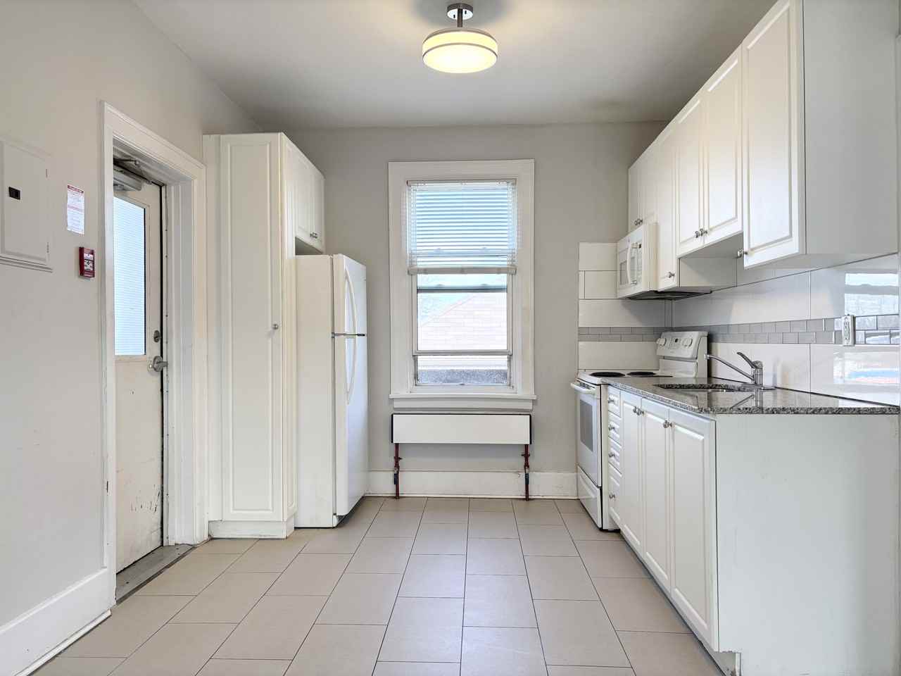 515 Main Street East #12 - Photo 4 of 7