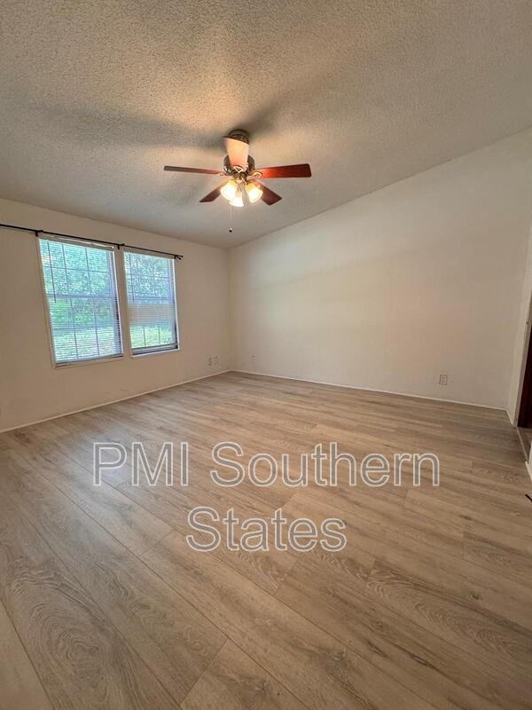 9 Workman Dr - Photo 2 of 12