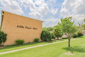 featured image of 1722 E Broadway