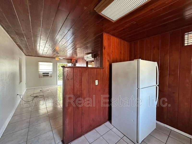 1935 - Photo 4 of 21