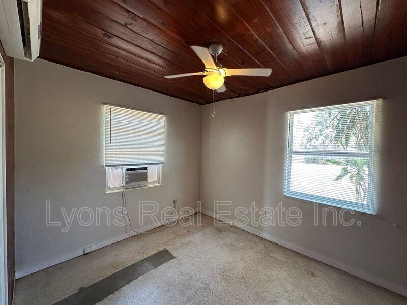 1935 - Photo 6 of 21