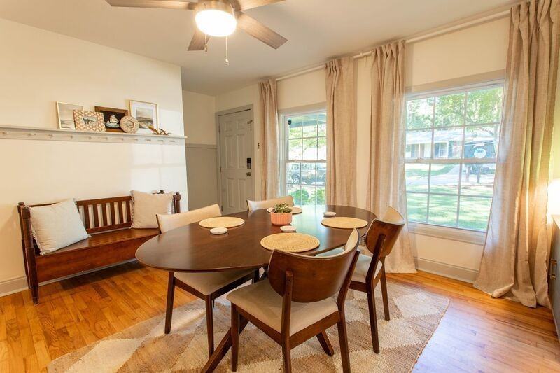 335 Knottingham Dr - Photo 3 of 50