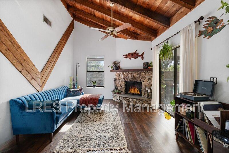 1205 Angeline Ave - Photo 2 of 27