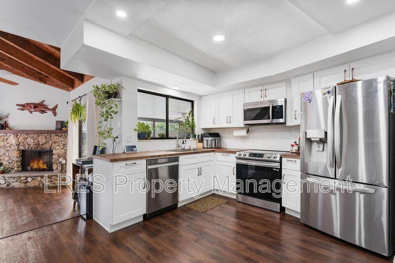 1205 Angeline Ave - Photo 3 of 27