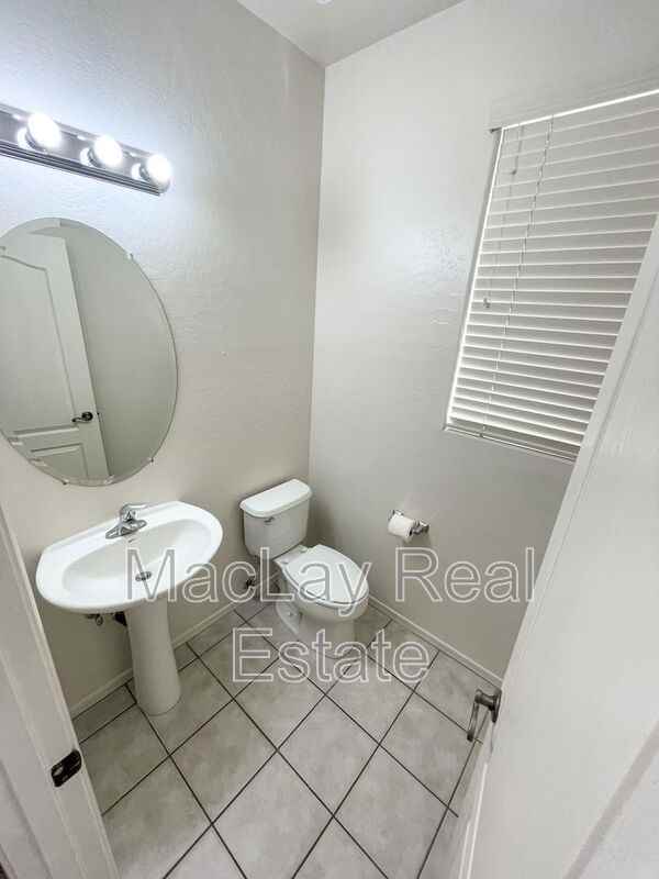 10252 E Isleta Ave - Photo 6 of 18