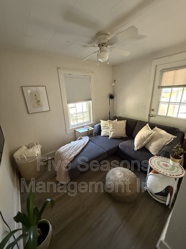 105 Hickok St - Photo 2 of 11