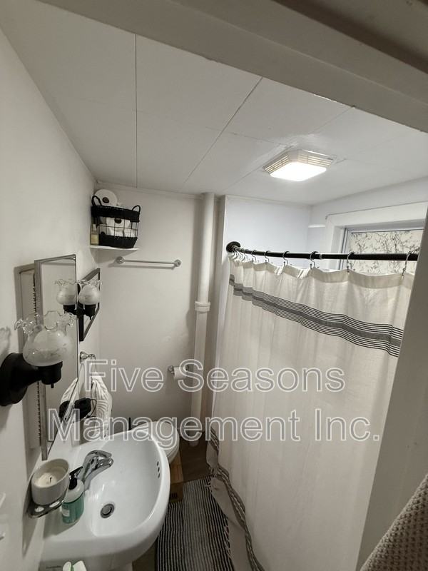 105 Hickok St - Photo 7 of 11