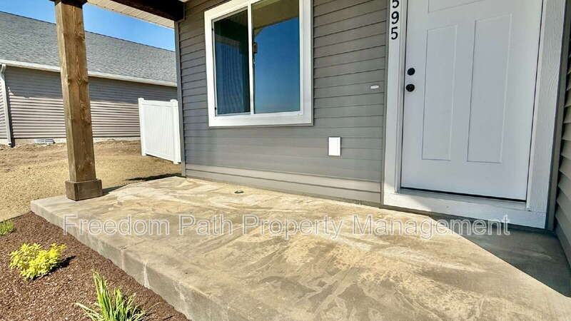 11595 N Railway Ave - Photo 2 of 21