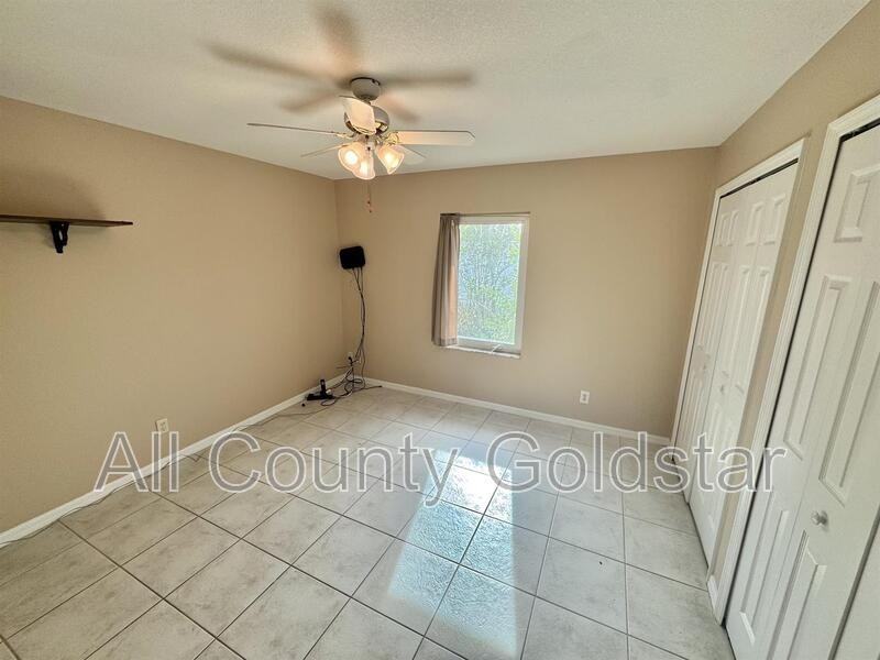 2587 Logsdon St - Photo 3 of 10