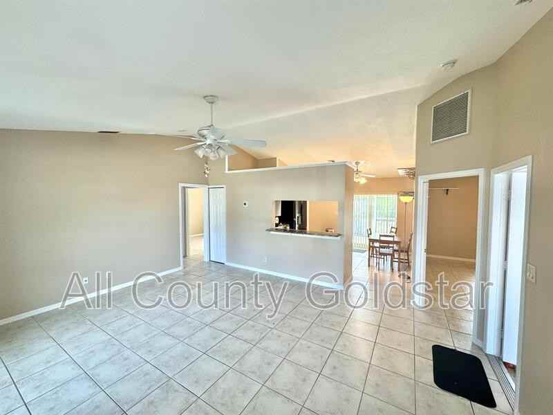 2587 Logsdon St - Photo 5 of 10