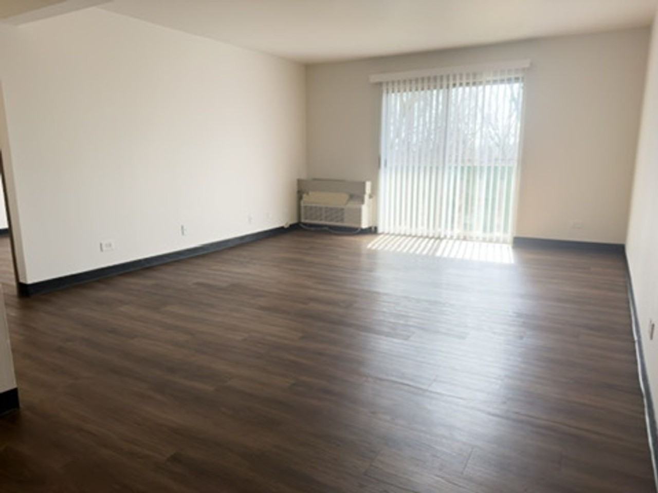 Tan Oak Apartments - Photo 4 of 24