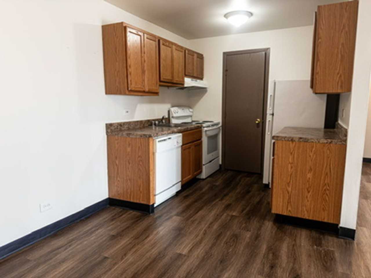 Tan Oak Apartments - Photo 2 of 24