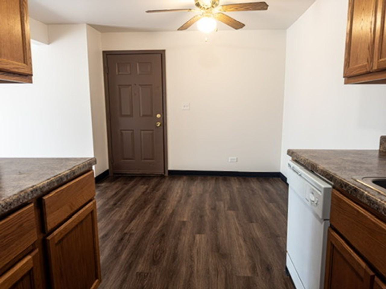Tan Oak Apartments - Photo 3 of 24