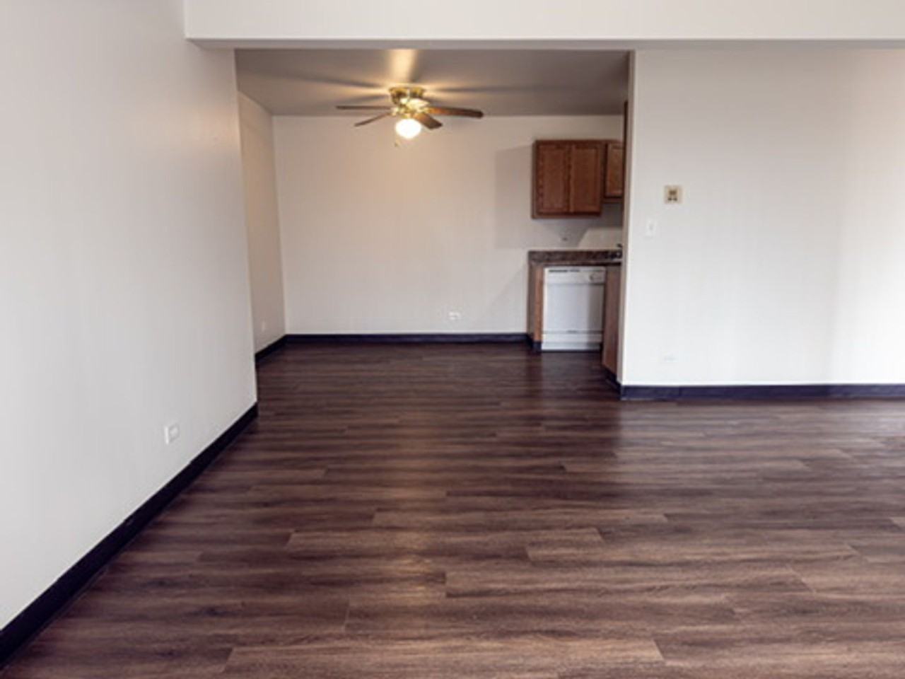 Tan Oak Apartments - Photo 7 of 24