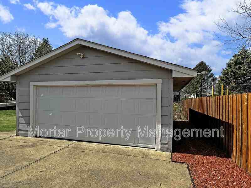 3421 Placer Ave - Photo 2 of 12