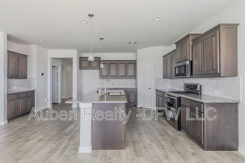 1343 Fox Hollow Rd - Photo 6 of 40