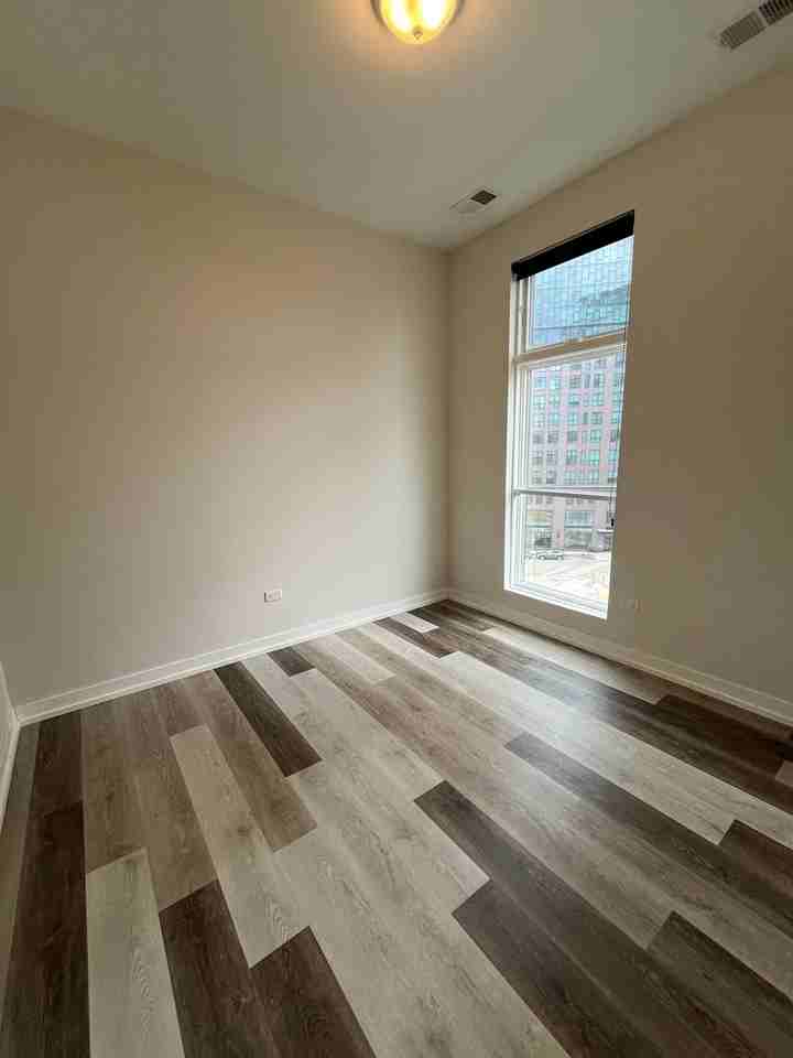 713 N Milwaukee - Photo 7 of 18