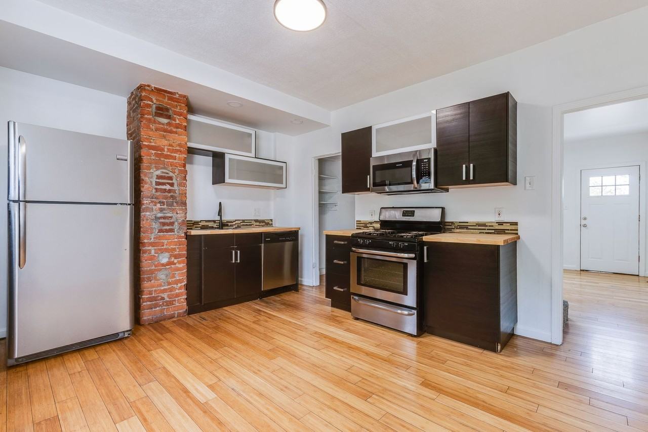 1002 E Warrington Ave - Photo 2 of 26