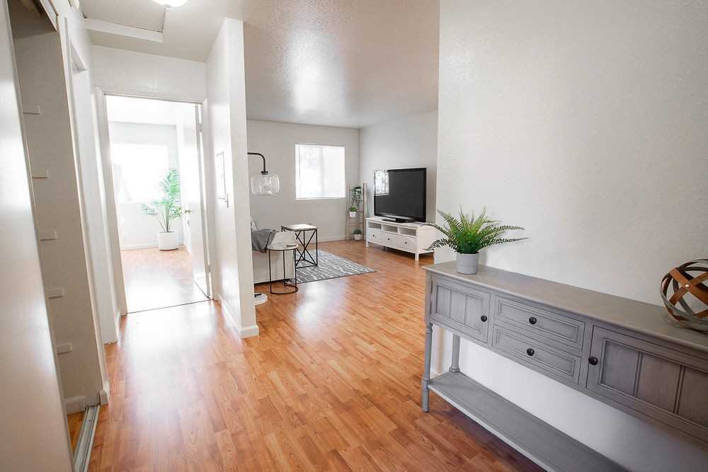 Walnut Apartments - Photo 3 of 28