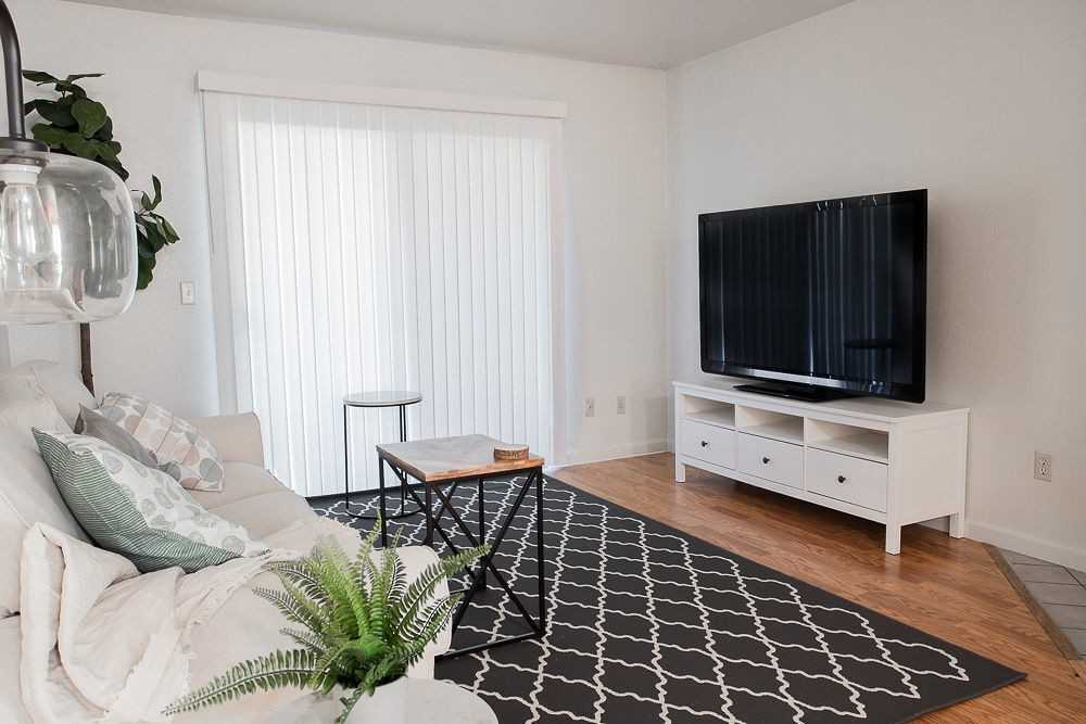 Walnut Apartments - Photo 6 of 28