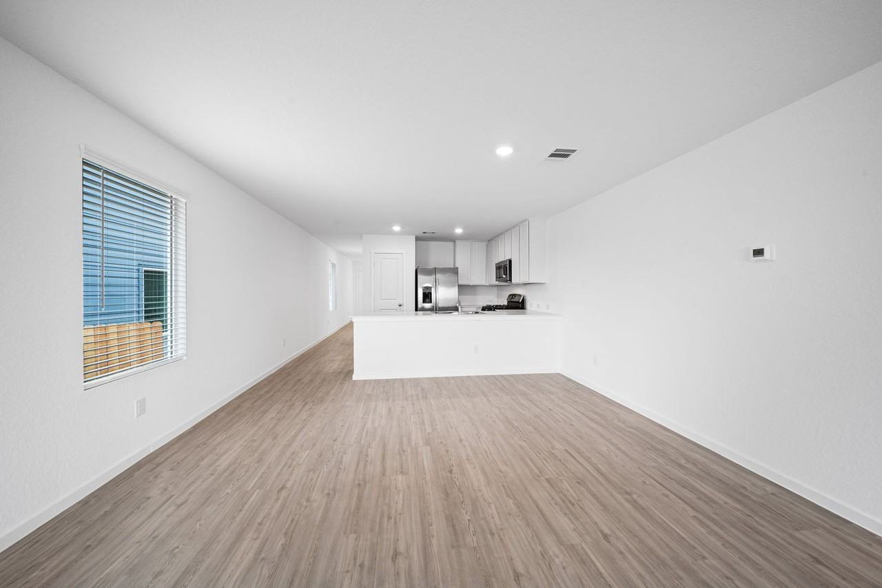 241 Tahoe Ave - Photo 2 of 25