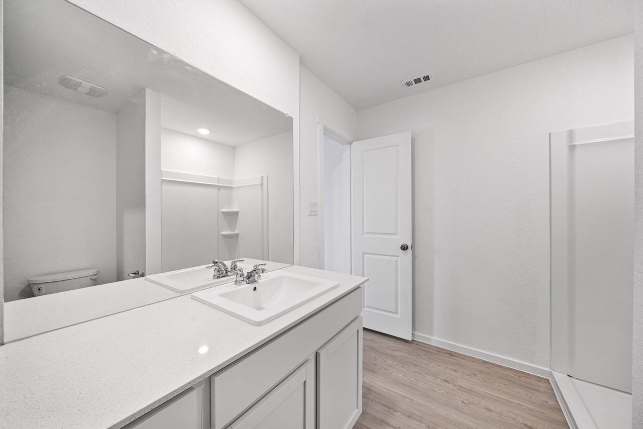 241 Tahoe Ave - Photo 6 of 25
