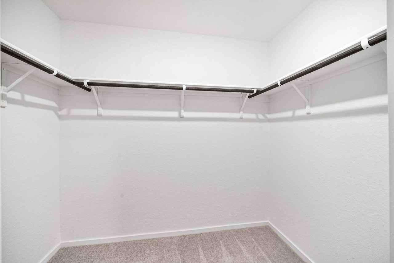 241 Tahoe Ave - Photo 7 of 25