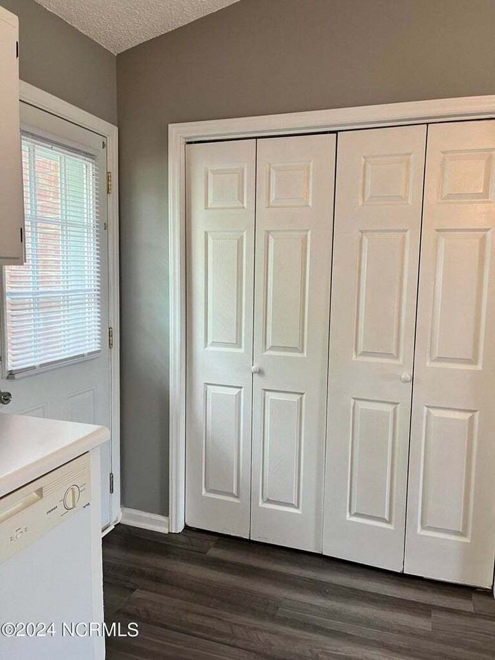 1200 Peyton Circle - Photo 6 of 15