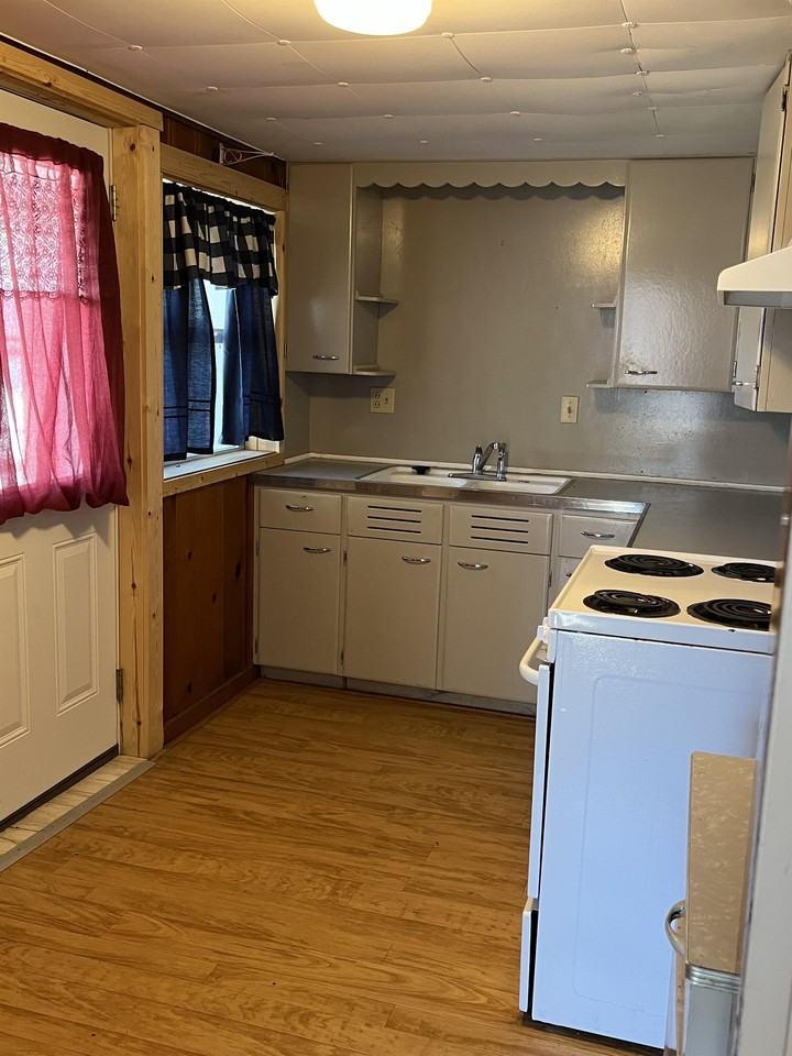 32 North Washington Street - Photo 4 of 15