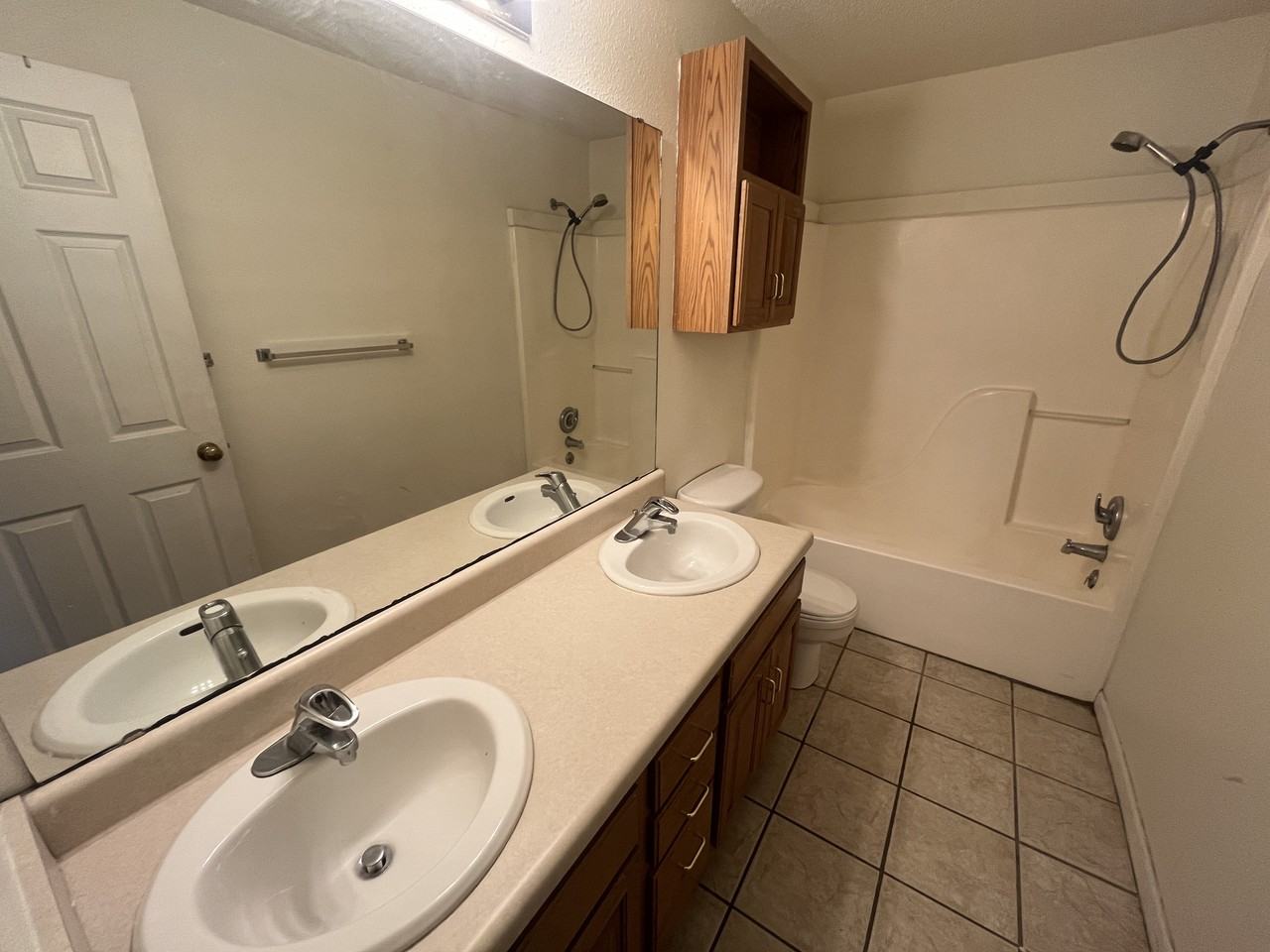 111 Commercial - Photo 5 of 9