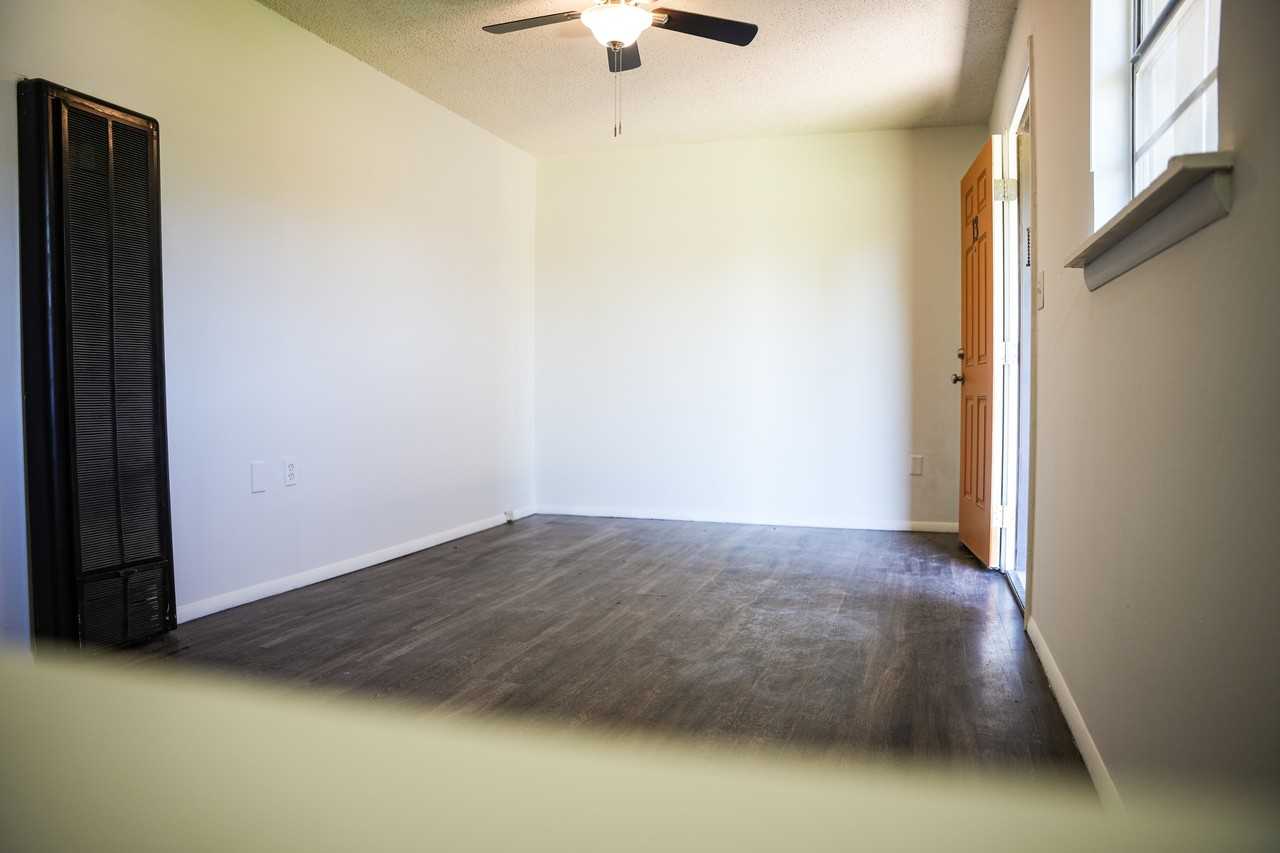 2519 8th Avenue - Photo 4 of 12